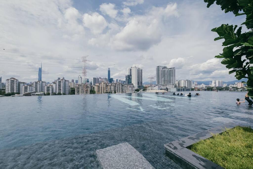 Pangsapuri M Vertica Klcc View 5mins To Mrt Sunway Velocity Kuala Lumpur