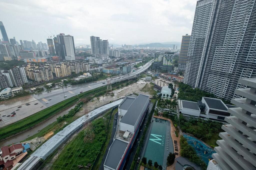 M Vertica Klcc View 5mins To Mrt Sunway Velocity Pangsapuri *