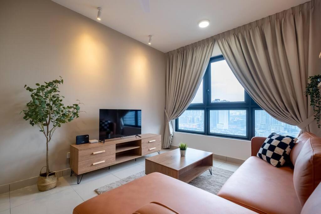 Pangsapuri M Vertica Klcc View 5mins To Mrt Sunway Velocity *