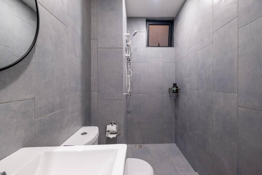 Pangsapuri M Vertica Klcc View 5mins To Mrt Sunway Velocity *